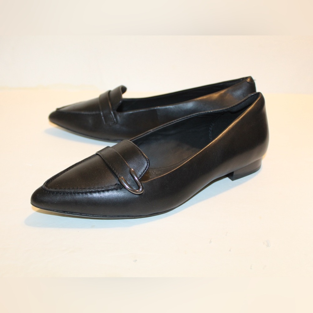 Women’s Clarks Leather Black Flats Size 9